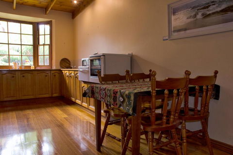 Gellibrand River Gallery Accommodation - Accommodation Batemans Bay 5