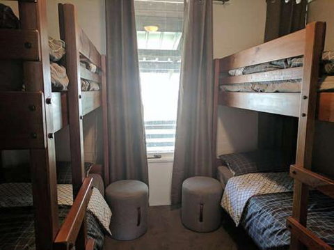 Hima 5 - Accommodation Batemans Bay 3