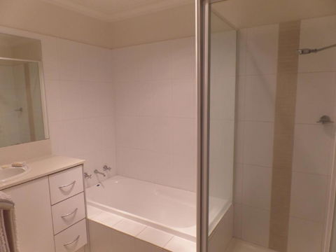 Travers Street Apartment - Accommodation Batemans Bay 5
