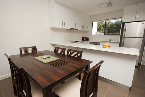 Woodville Beach Townhouse 5 - Accommodation Batemans Bay 3