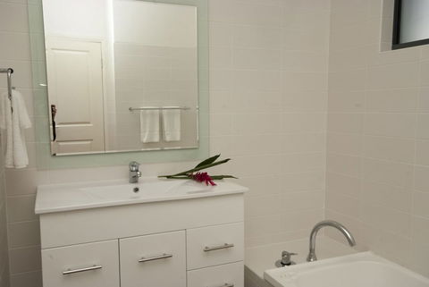 Woodville Beach Townhouse 5 - Accommodation Batemans Bay 5