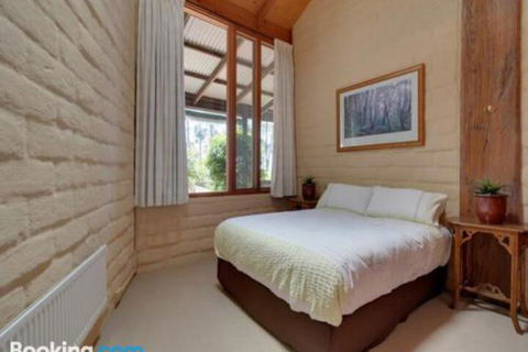 Tinderbox Cliff House - Accommodation Batemans Bay 2
