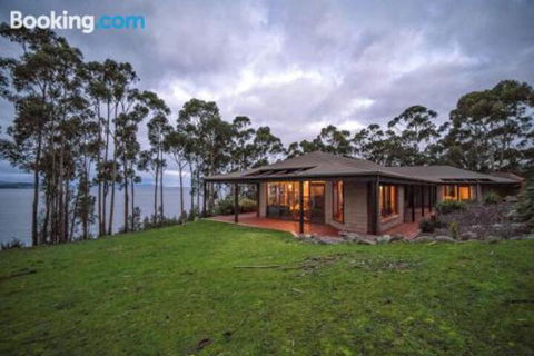 Tinderbox Cliff House - Accommodation Batemans Bay 5