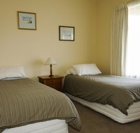 Logans Beach House  Apartments - Accommodation Batemans Bay