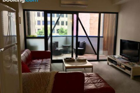 Quiet Laneway Apartment Near Bourke St. Mall - Accommodation Batemans Bay 2