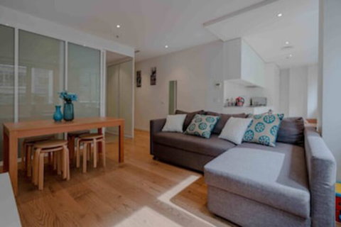 Absolute Collins - Accommodation Batemans Bay 0
