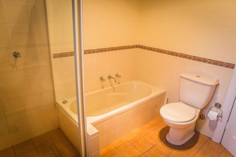 Whispering Pines Cottages - Accommodation Batemans Bay 6