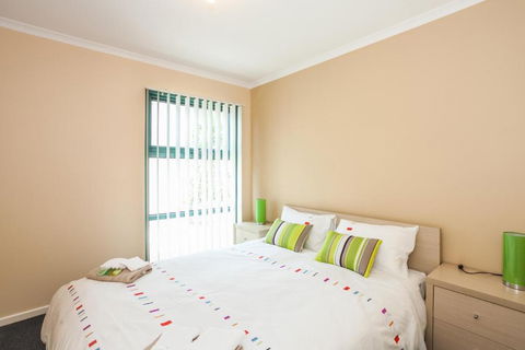 Anglesea River Apartments 2 Bed Unit 2 / 4 - Accommodation Batemans Bay 3
