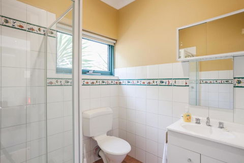 Anglesea River Apartments 2 Bed Unit 2 / 4 - Accommodation Batemans Bay 4