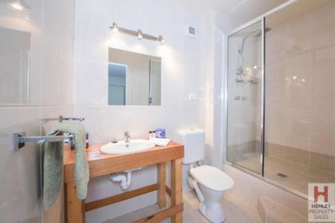 Alpine Apartment Great Location With Views Of Lake Jindabyne - Accommodation Batemans Bay 3