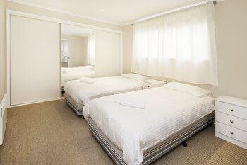 Wendaleigh 8 - Central Unit - Accommodation Batemans Bay 1