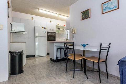 Gretel Lodge Unit 4 / 1 Gretel Close - Accommodation Batemans Bay 5