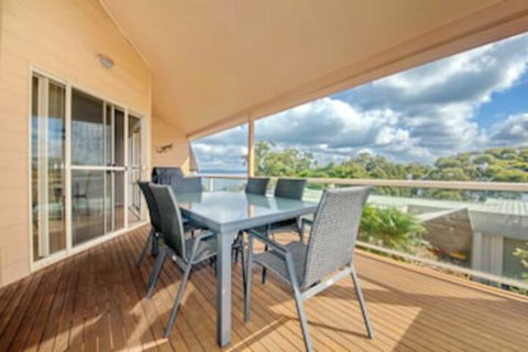 Moy At Nelson Bay, 2/30 Thurlow Avenue - Accommodation Batemans Bay 0