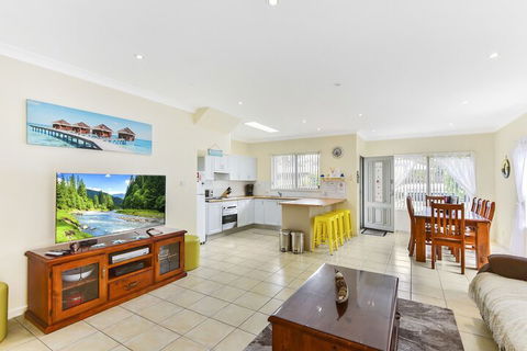 Annes Beach Getaway - Accommodation Batemans Bay 2