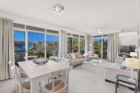 The Helm, Unit 1, 22 Voyager Close - Accommodation Batemans Bay 0