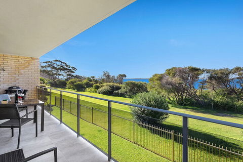 The Helm, Unit 1, 22 Voyager Close - Accommodation Batemans Bay 5