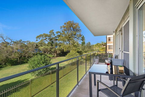 The Helm, Unit 1, 22 Voyager Close - Accommodation Batemans Bay 3