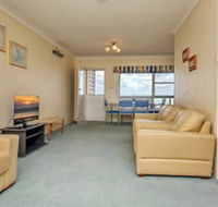 Quarterdeck Unit 4 / 12 Magnus Street - Accommodation Batemans Bay