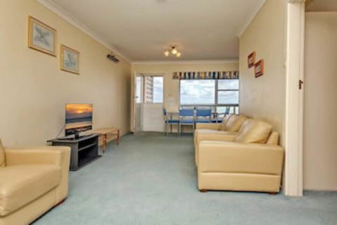 Quarterdeck Unit 4 / 12 Magnus Street - Accommodation Batemans Bay 0