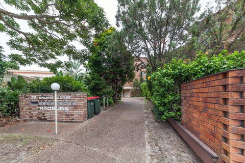 Radburn Unit 3 17 Ondine Close - Accommodation Batemans Bay 1