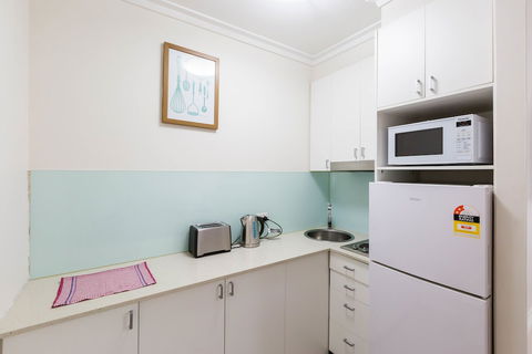 GENIE, 1BDR East Melbourne Studio - Accommodation Batemans Bay 2