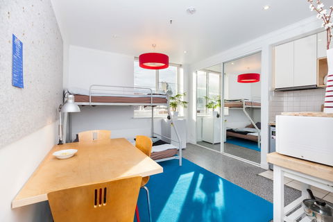 HENRIETTA, Carlton Studio Apartment - Accommodation Batemans Bay 2