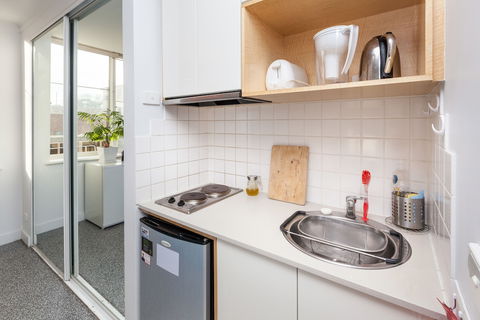 HENRIETTA, Carlton Studio Apartment - Accommodation Batemans Bay 1