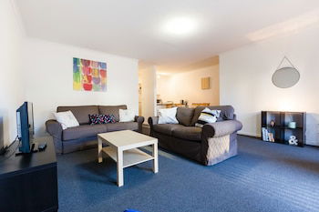 DAWN, 2BDR Carlton Apartment - Accommodation Batemans Bay 0