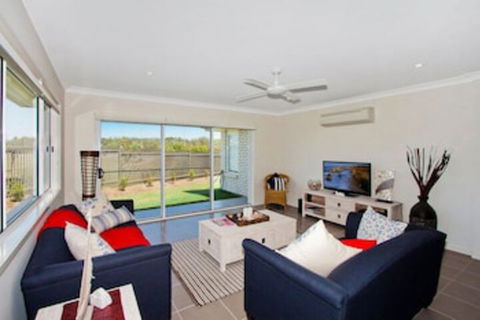 SALTY PAUSE At BONDI HOUSE - Accommodation Batemans Bay 0