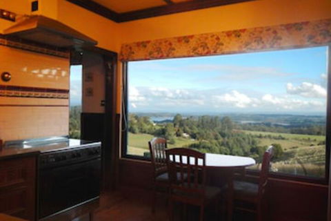 A Cottage With A View At Tudor Ridge - Accommodation Batemans Bay 0