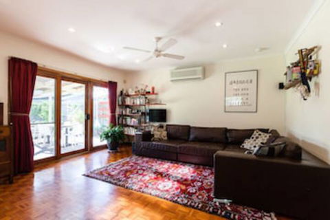 KELLY, 3BDR Northcote House - Accommodation Batemans Bay 0