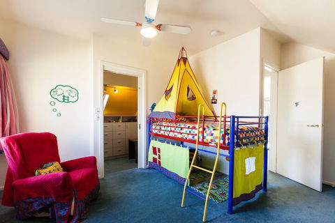 KELLY, 3BDR Northcote House - Accommodation Batemans Bay 1
