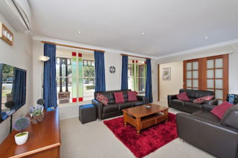 The Bay House 48 Government Road - Accommodation Batemans Bay 0