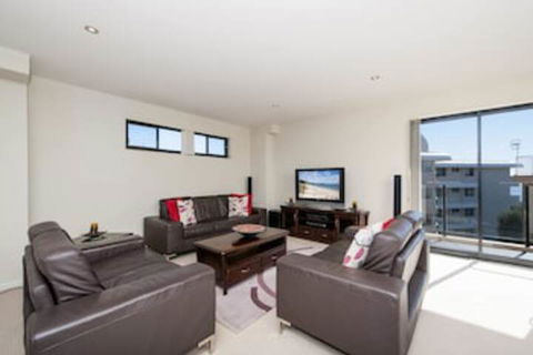 Dolphin Cove Unit 13 / 2 6 Government Road - Accommodation Batemans Bay 0