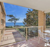 South Pacific Unit 6 Amazing unit opposite the beach. - Accommodation Batemans Bay