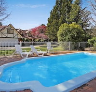 Cedar Cottage - Tudor Village - Accommodation Batemans Bay