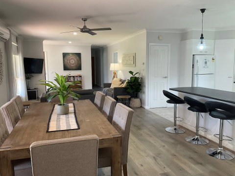Valley View Townhouse - On The RAIL TRAIL - Accommodation Batemans Bay 5