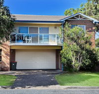 Sandy Shores 1 / 3 Messines Street - Accommodation Batemans Bay