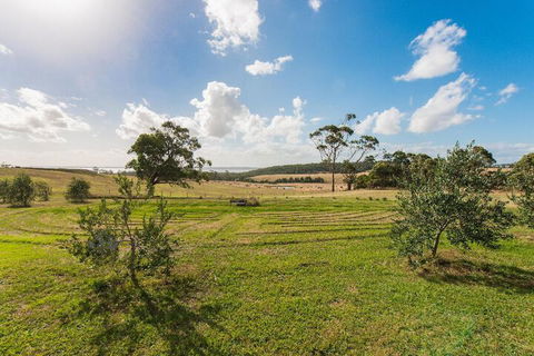 Live Big In The Gurdies Tiny House With A View - Accommodation Batemans Bay 6