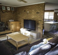 Monty's On Lumley Drive - Accommodation Batemans Bay