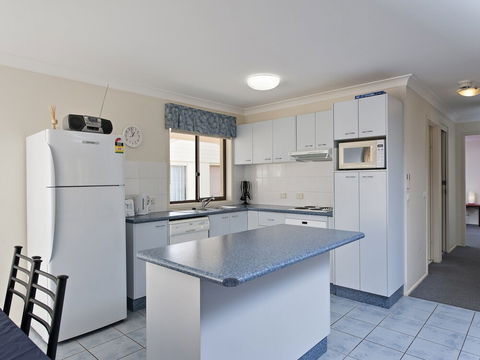 The Breakers 16 Government Road - Accommodation Batemans Bay 4