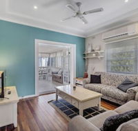 Tomaree Road 14 Oscars Pet Friendly Beach House - Accommodation Batemans Bay