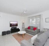 Ronald Avenue 101 Sea Behind The Trees - Accommodation Batemans Bay