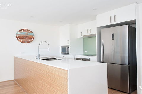 The Shoal Apartments, Unit 202/4-8  Bullecourt Street - Accommodation Batemans Bay 2