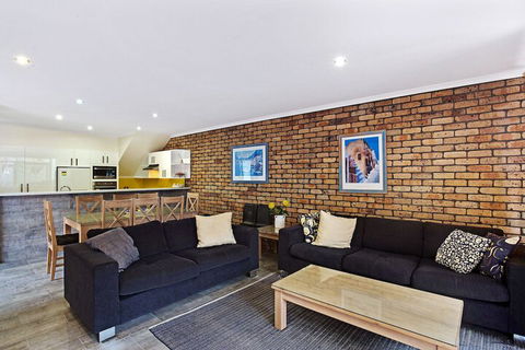 2 / 14 Kurrawa Close - Accommodation Batemans Bay 4