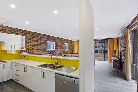 2 / 14 Kurrawa Close - Accommodation Batemans Bay 5