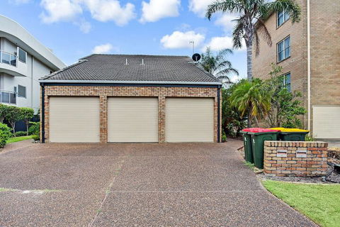 2 / 14 Kurrawa Close - Accommodation Batemans Bay 2