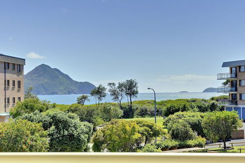 Seaspray, Unit 3/4 Intrepid Close - Accommodation Batemans Bay 1