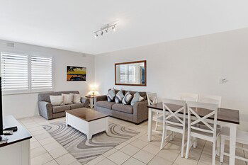 Shoal Bay Road Bay Village Unit 14 47 - Accommodation Batemans Bay 4