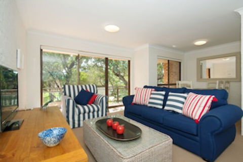 Nicholli Bay Parklands Unit 35 / 2 Gowrie Avenue - Accommodation Batemans Bay 0